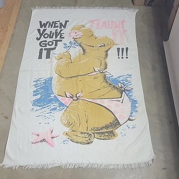 Big beautiful hippo "when you've got it flaunt it!!!" Beach towel vintage - Picture 1 of 4